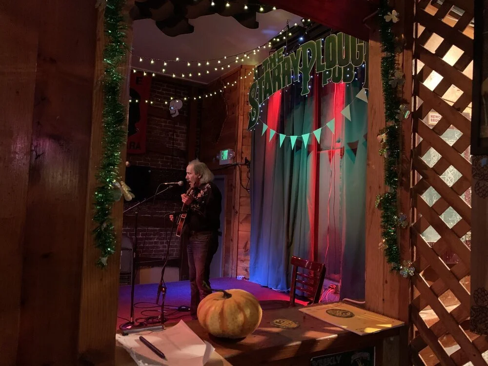 Open mic night at Starry Plough